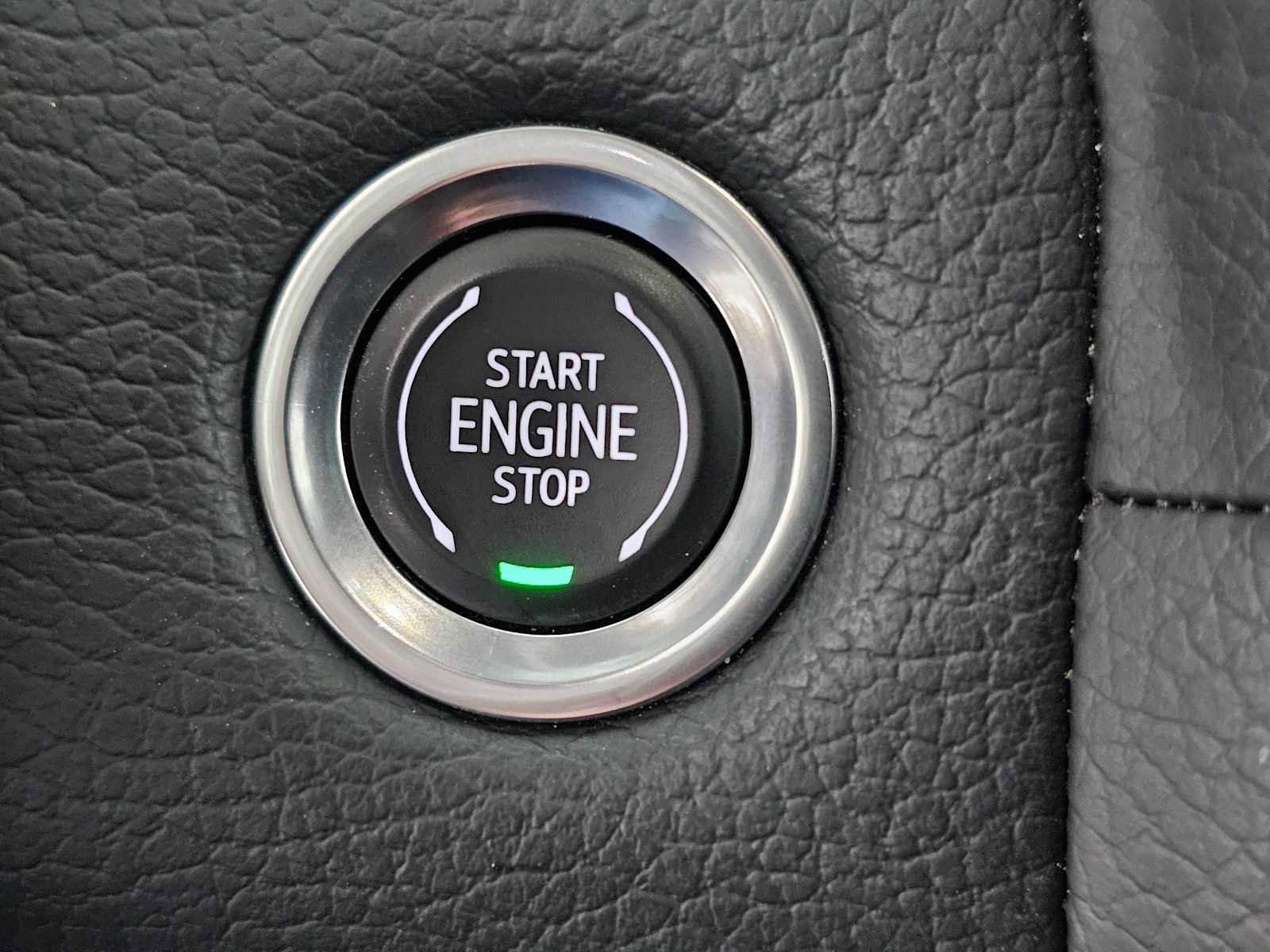 Used 2023 GMC Yukon Denali image 30