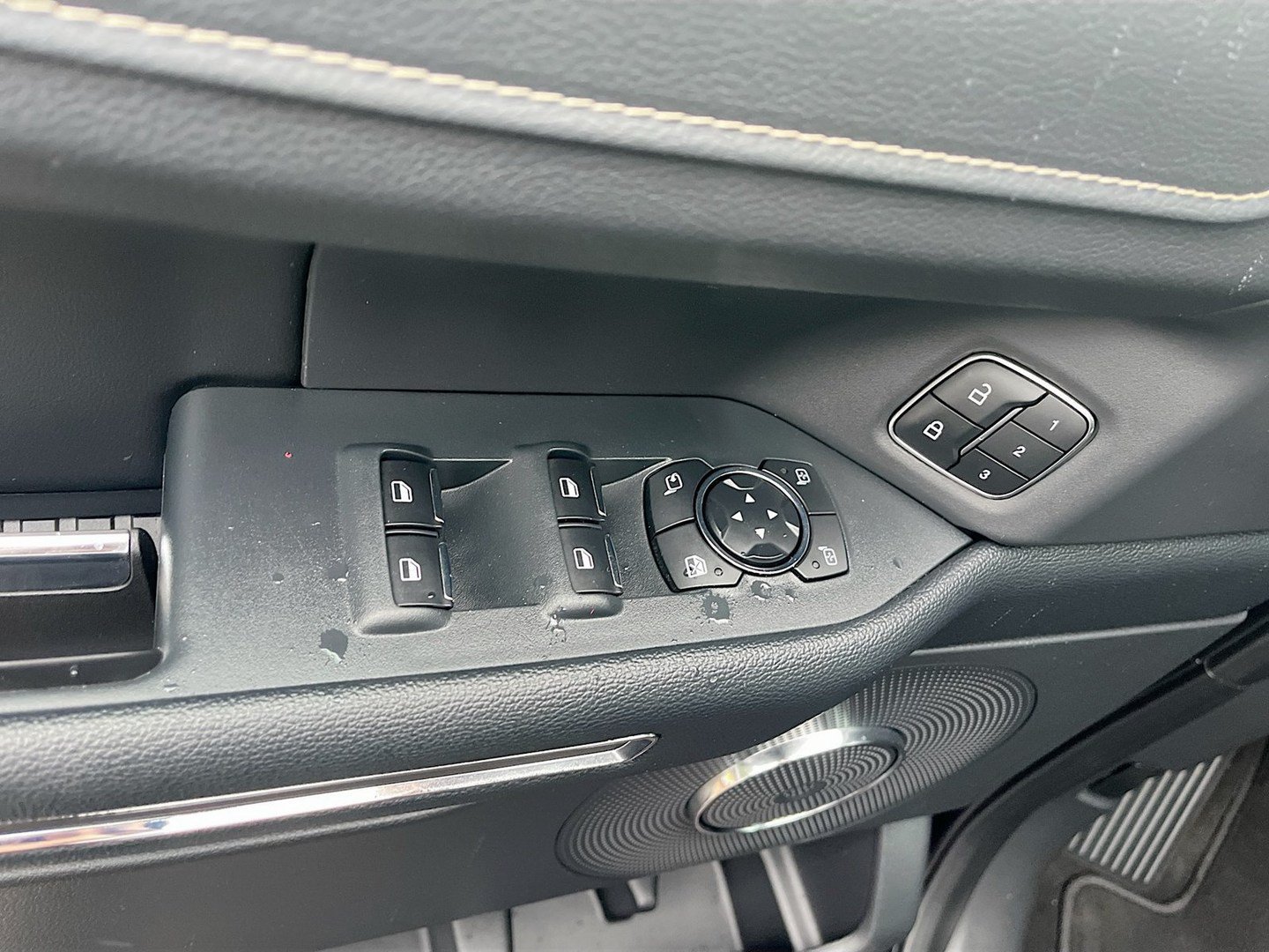 Used 2024 Ford Expedition XLT RWD image 18
