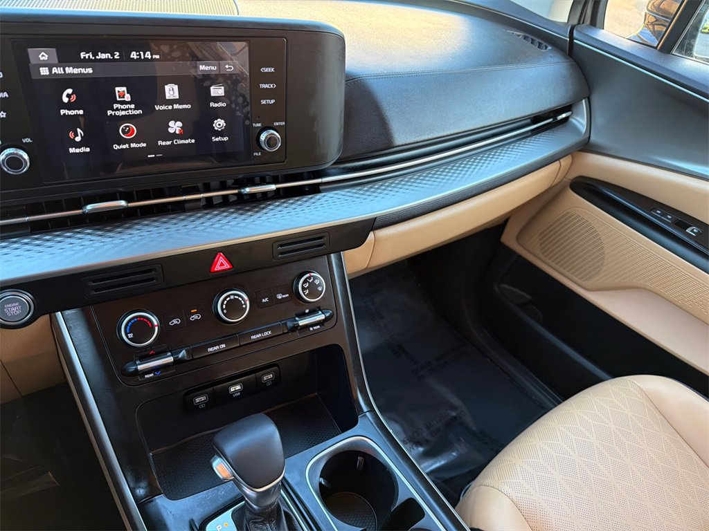 Used 2023 Kia Carnival LX image 25