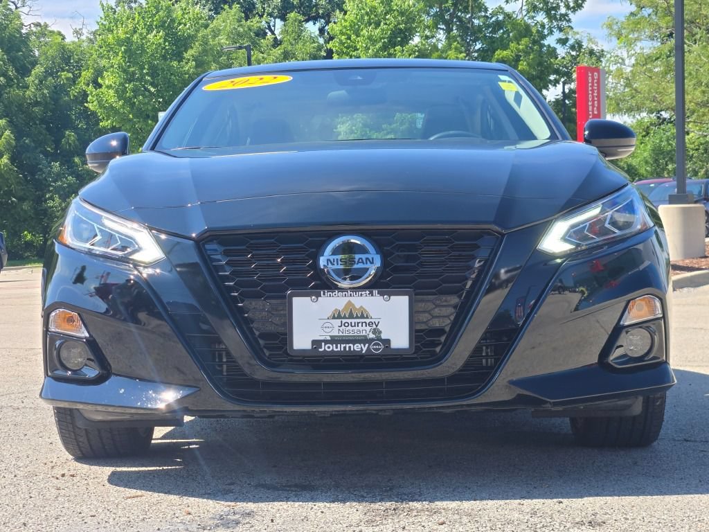 Used 2022 Nissan Altima 2.5 SR w/ Midnight Edition Package FWD image 3