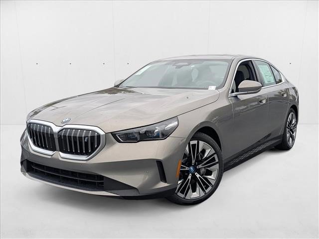 Used 2025 BMW i5 eDrive40i w/ Premium Package image 1