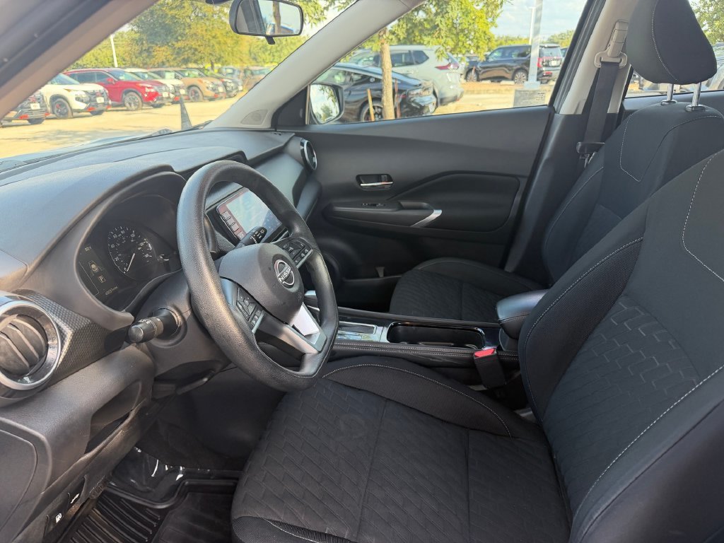 Used 2023 Nissan Kicks SV FWD image 9