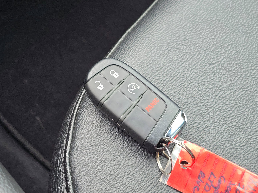 Used 2025 Jeep Compass Limited AWD/4WD image 33