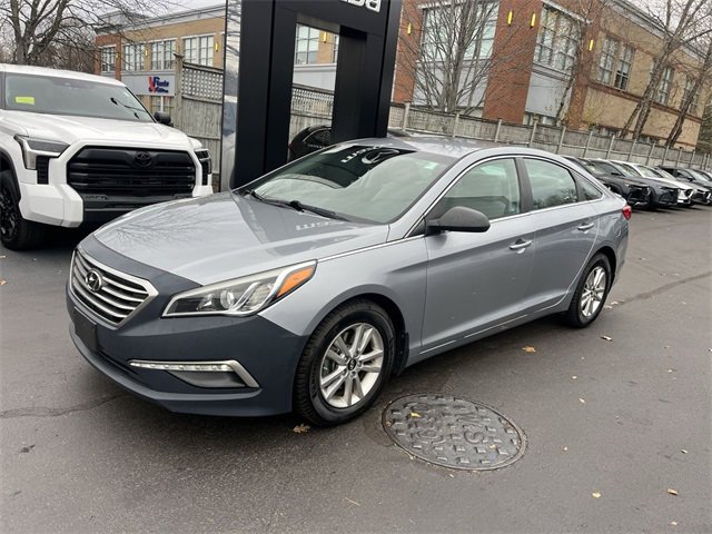 Used 2015 Hyundai Sonata SE w/ Option Group 09