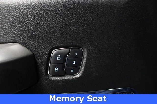 Used 2015 Ford F150 Platinum w/ Equipment Group 701A Luxury image 4