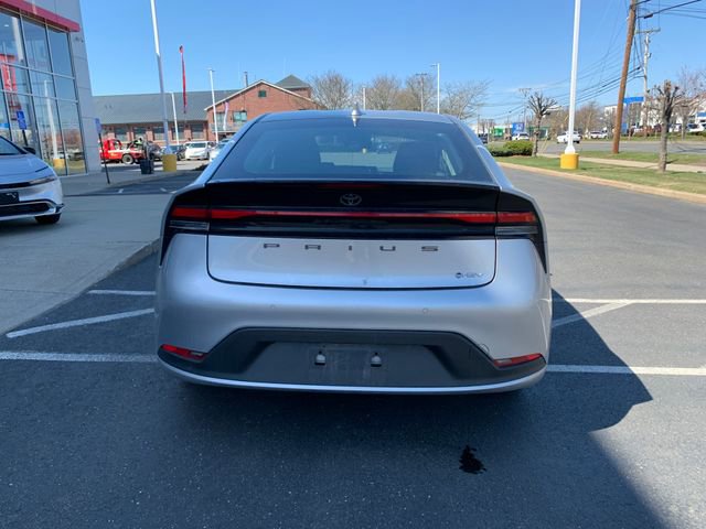 Used 2025 Toyota Prius LE image 4