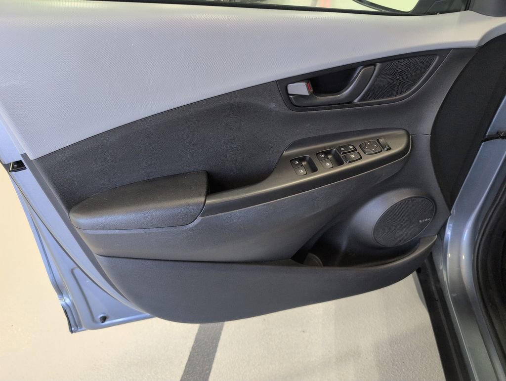 Certified 2021 Hyundai Kona SEL Plus AWD/4WD image 11