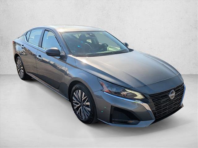 Used 2025 Nissan Altima 2.5 SV image 3