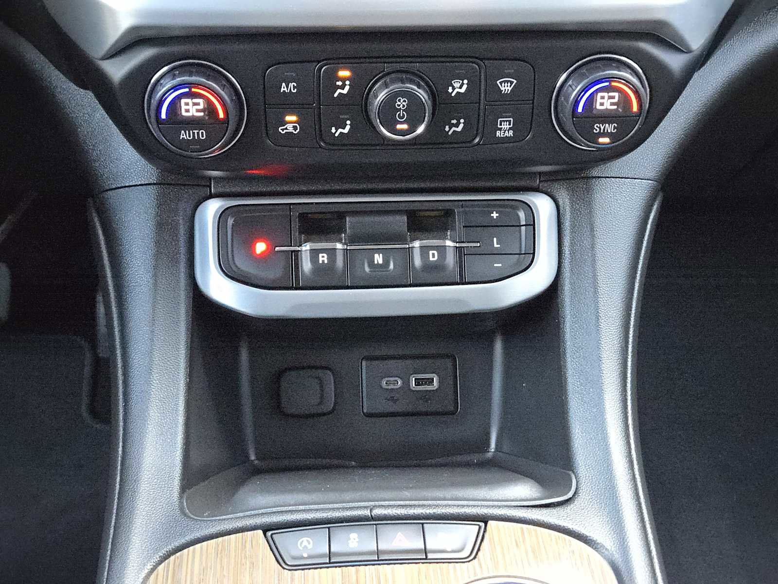 Used 2021 GMC Acadia SLE w/ Driver Convenience Package image 19