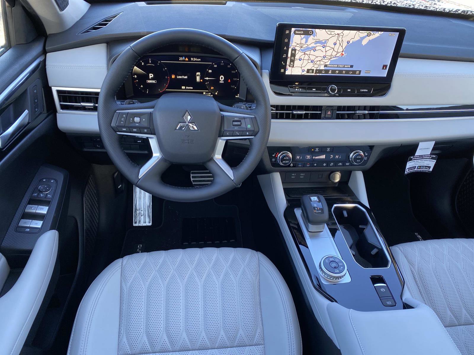 New 2025 Mitsubishi Outlander AWD image 9