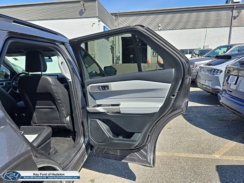 Used 2024 Ford Explorer XLT w/ Equipment Group 202A AWD/4WD image 51