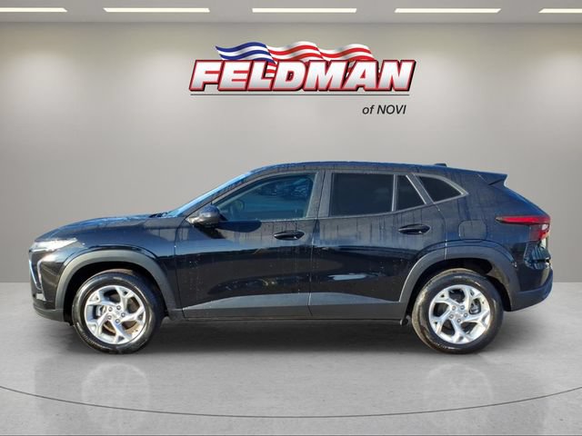 Used 2024 Chevrolet Trax LS w/ LS Convenience Package FWD image 2