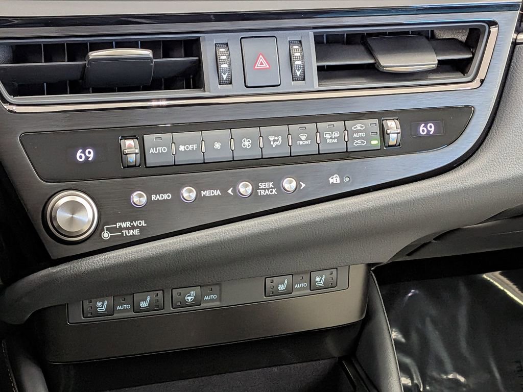 Used 2025 Lexus ES 350 w/ Premium Package image 24