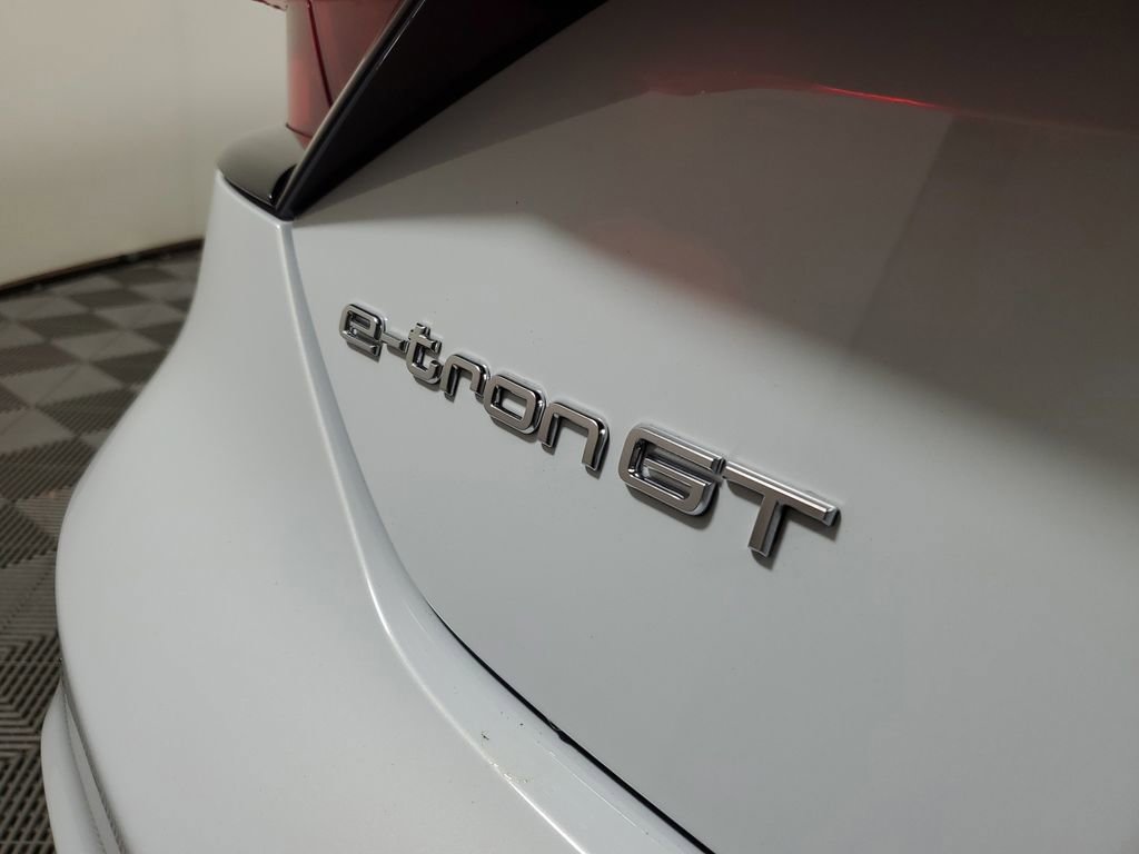 Used 2023 Audi e-tron GT Premium Plus image 7