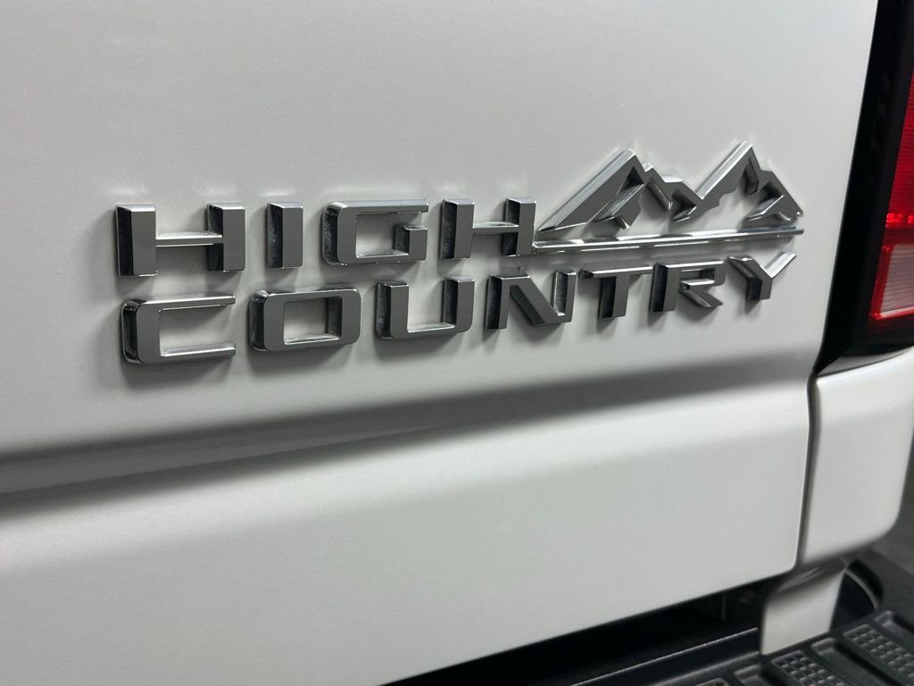 Used 2024 Chevrolet Silverado 2500 High Country w/ High Country Premium Package image 11