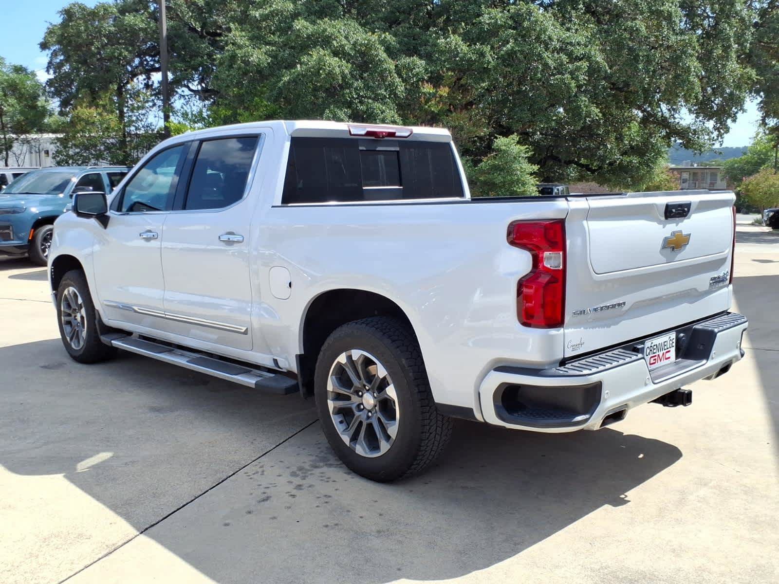 Certified 2023 Chevrolet Silverado 1500 High Country w/ Technology Package AWD/4WD image 29
