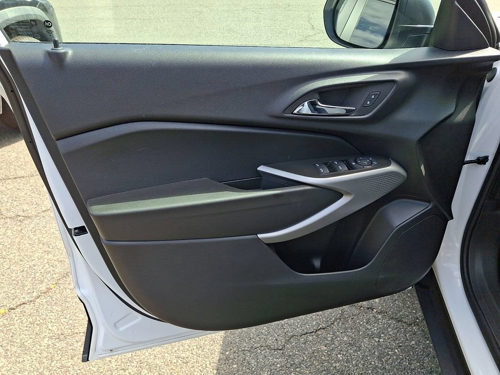 Certified 2024 Chevrolet Trax LS FWD image 12