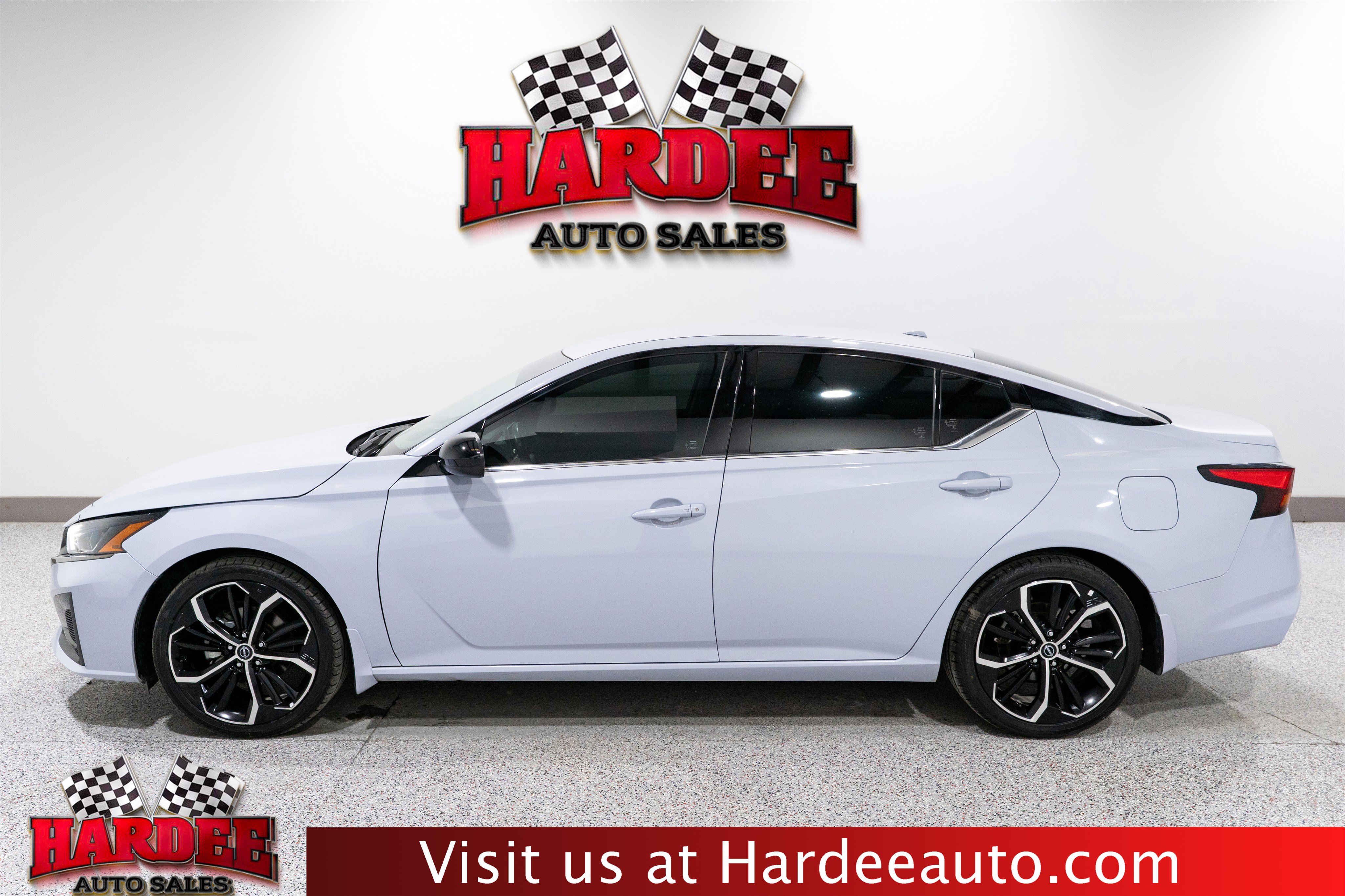 Used 2024 Nissan Altima 2.5 SR