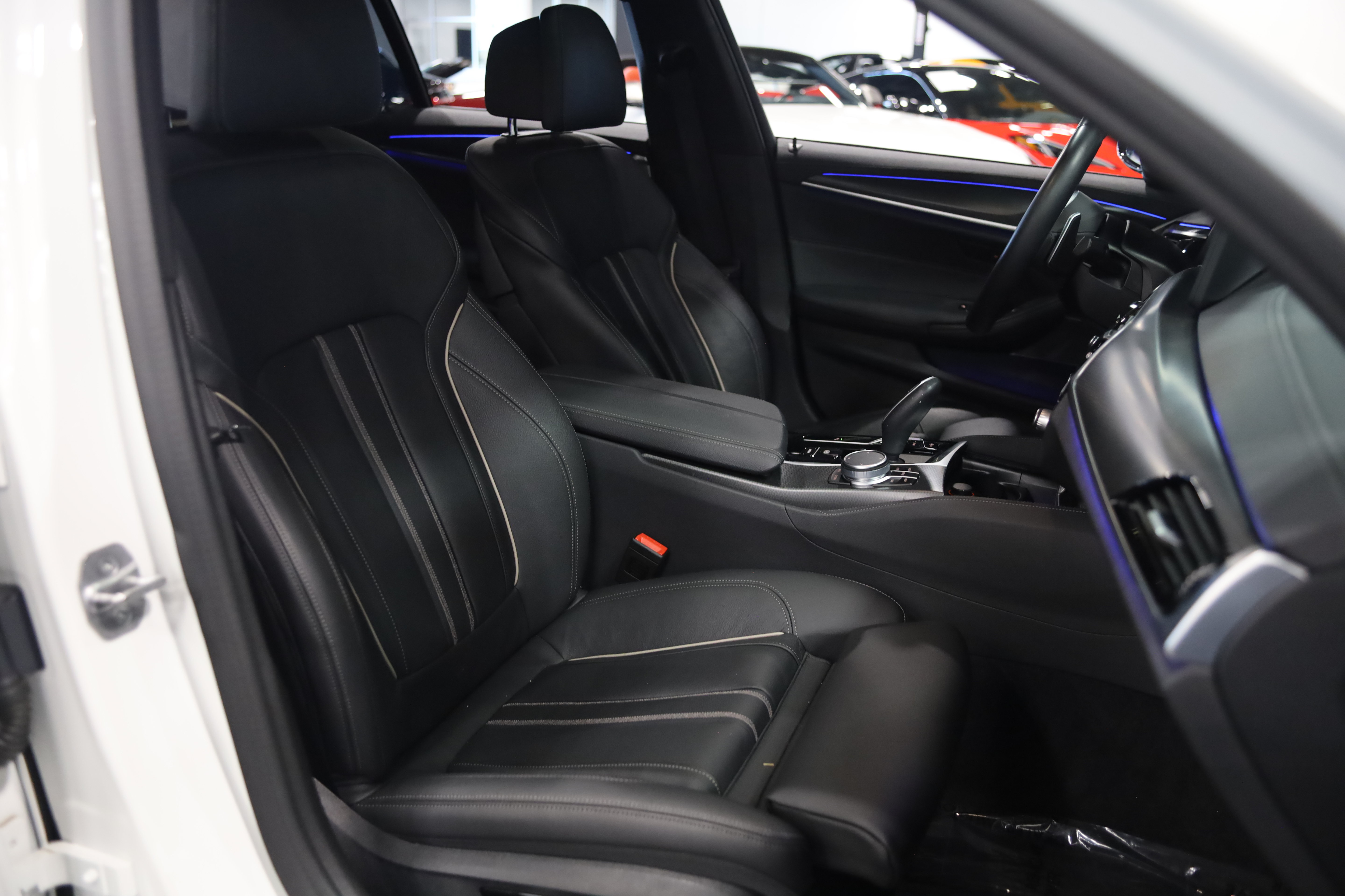 Used 2022 BMW M550i xDrive w/ Premium Package AWD/4WD image 43