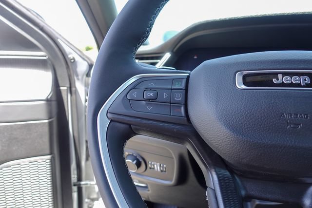 New 2025 Jeep Grand Cherokee L Altitude image 16