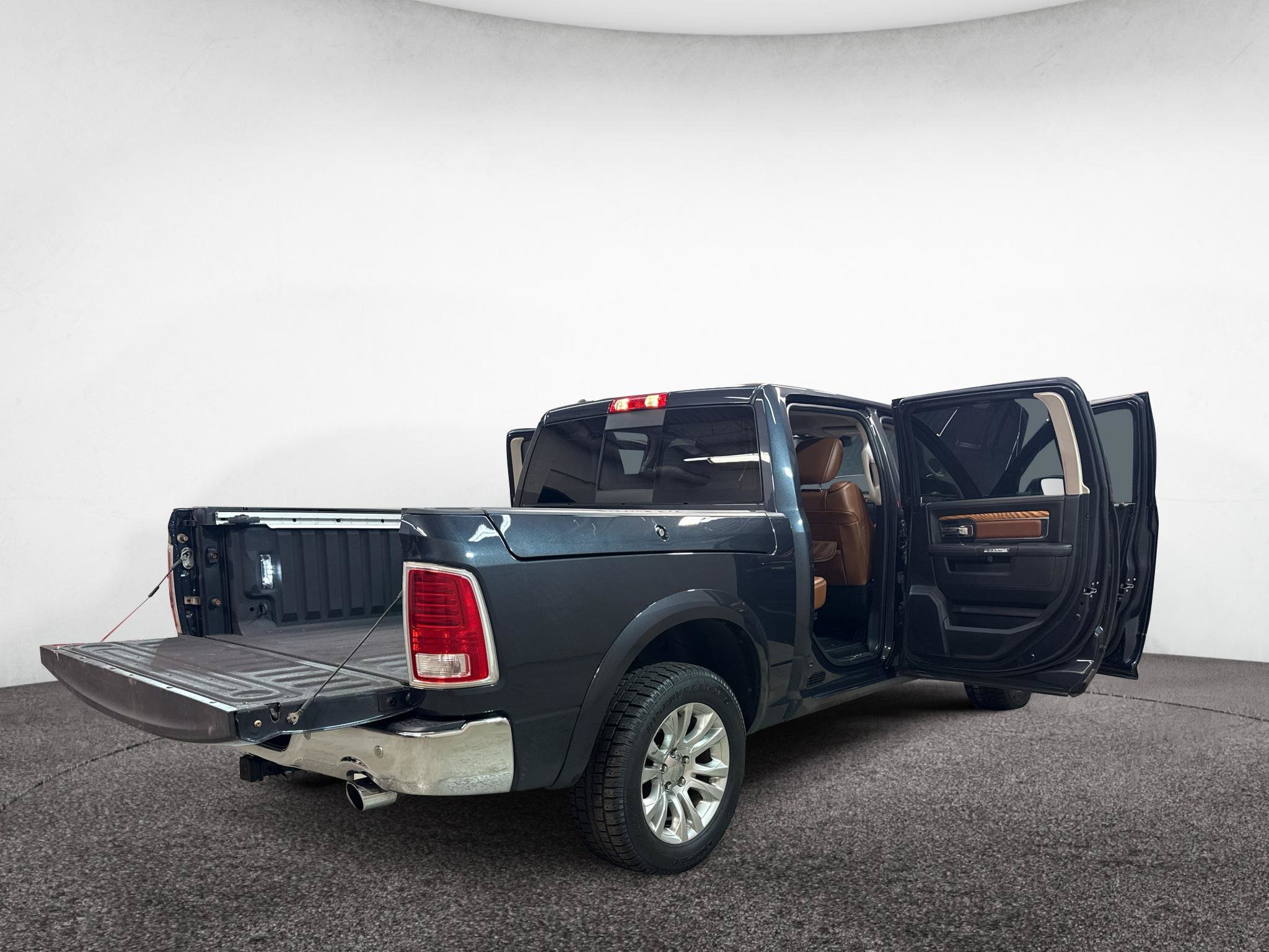 Used 2017 RAM 1500 Laramie Longhorn w/ Convenience Group AWD/4WD image 14