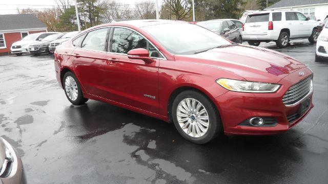 Used 2013 Ford Fusion SE image 1