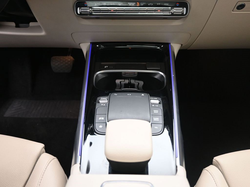 Used 2021 Mercedes-Benz GLB 250 w/ Premium Package image 13