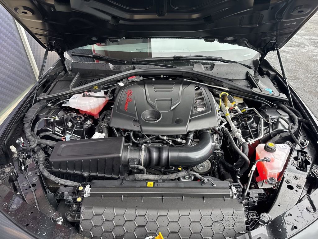 New 2025 Alfa Romeo Giulia AWD w/ Driving Assist Package image 25