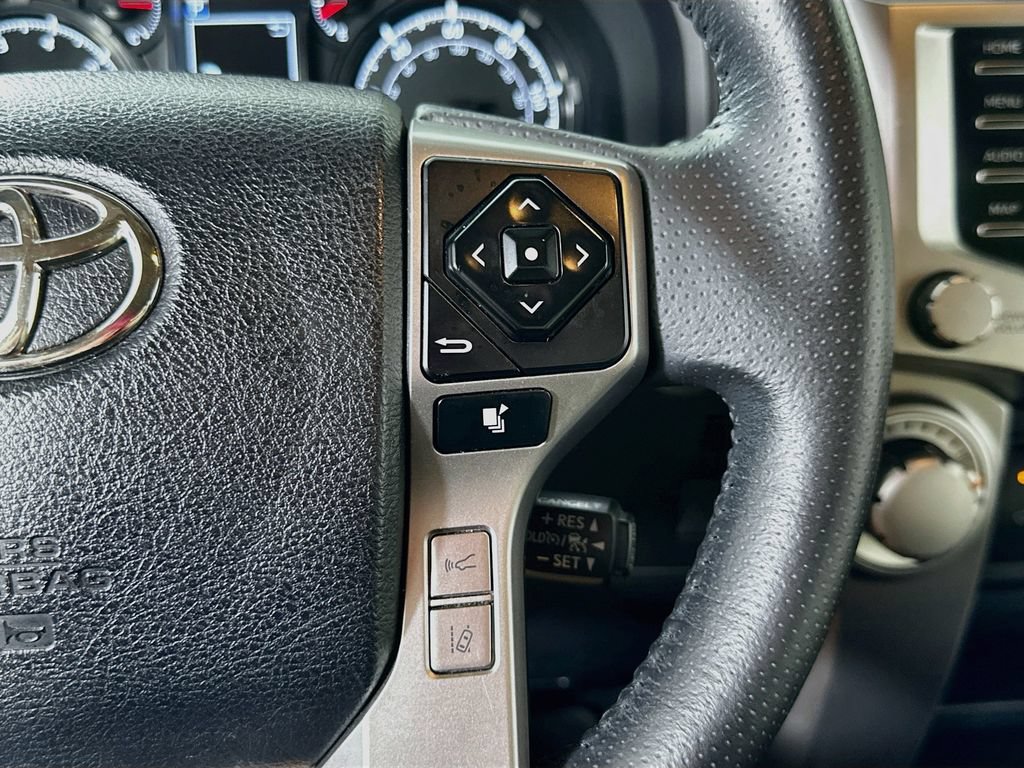 Used 2022 Toyota 4Runner SR5 Premium w/ Moonroof Package AWD/4WD image 24