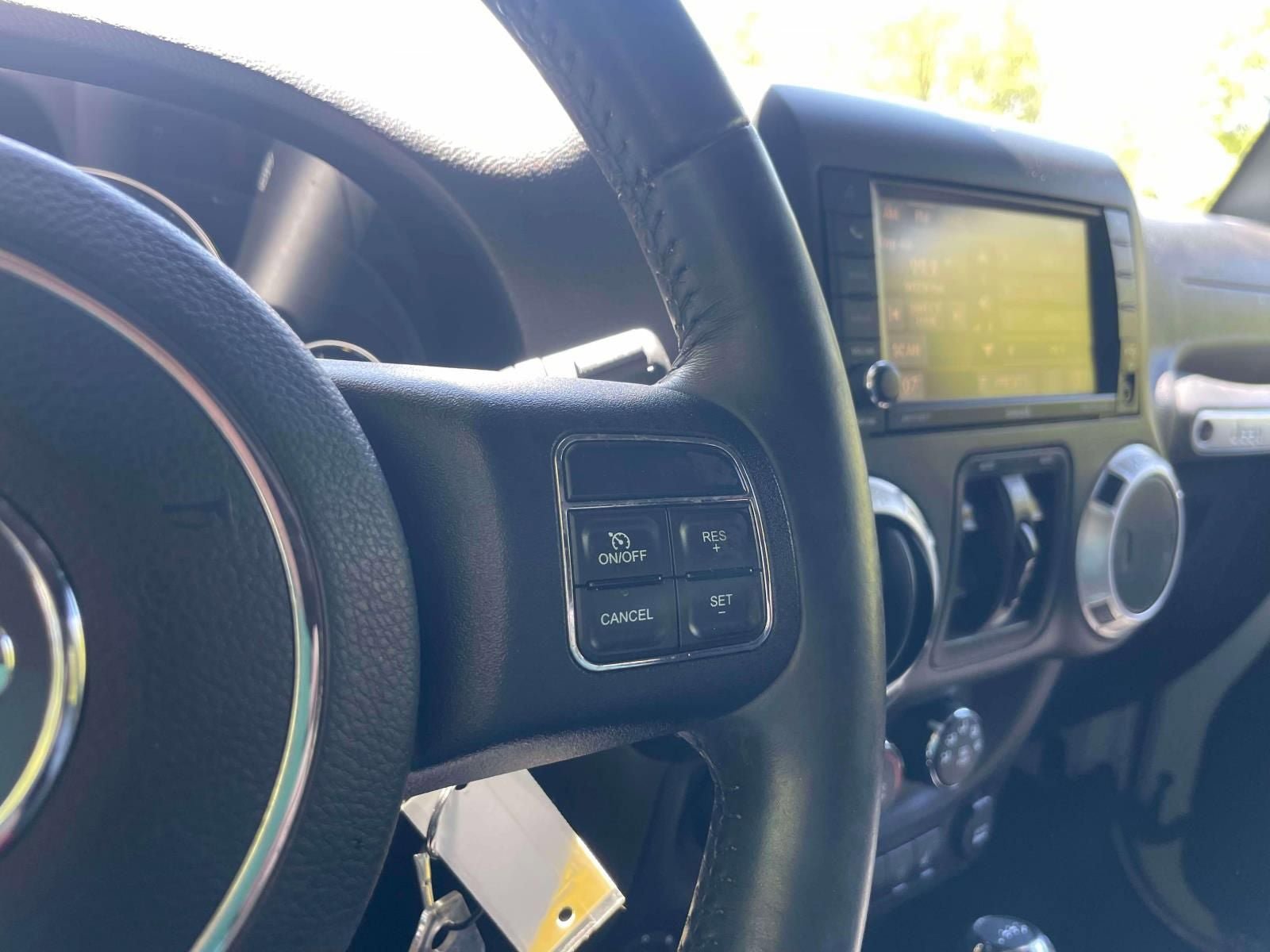 Used 2015 Jeep Wrangler Unlimited Sahara w/ Connectivity Group AWD/4WD image 21