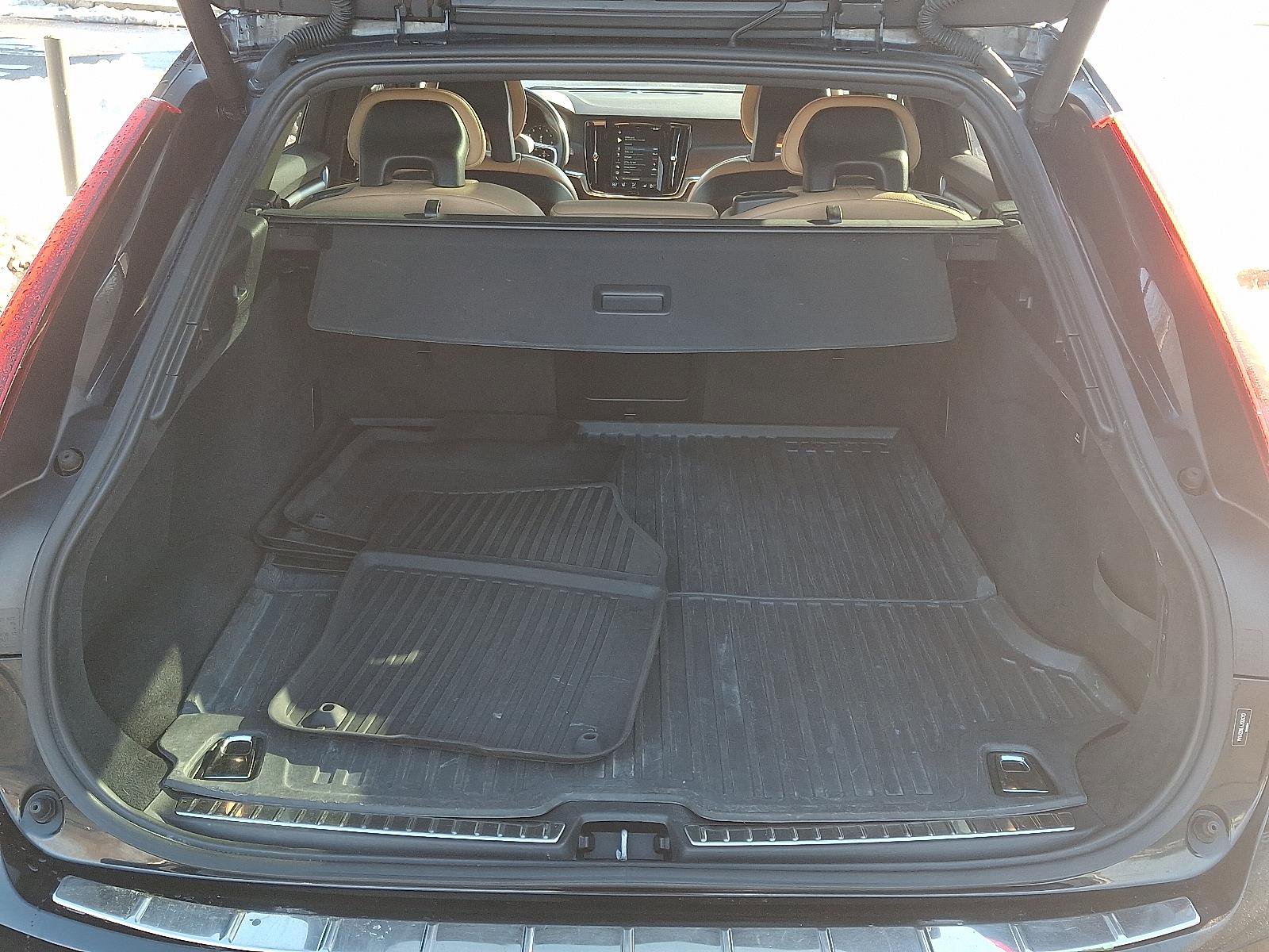 Used 2018 Volvo V90 T6 Cross Country w/ Protection Package Premier image 28