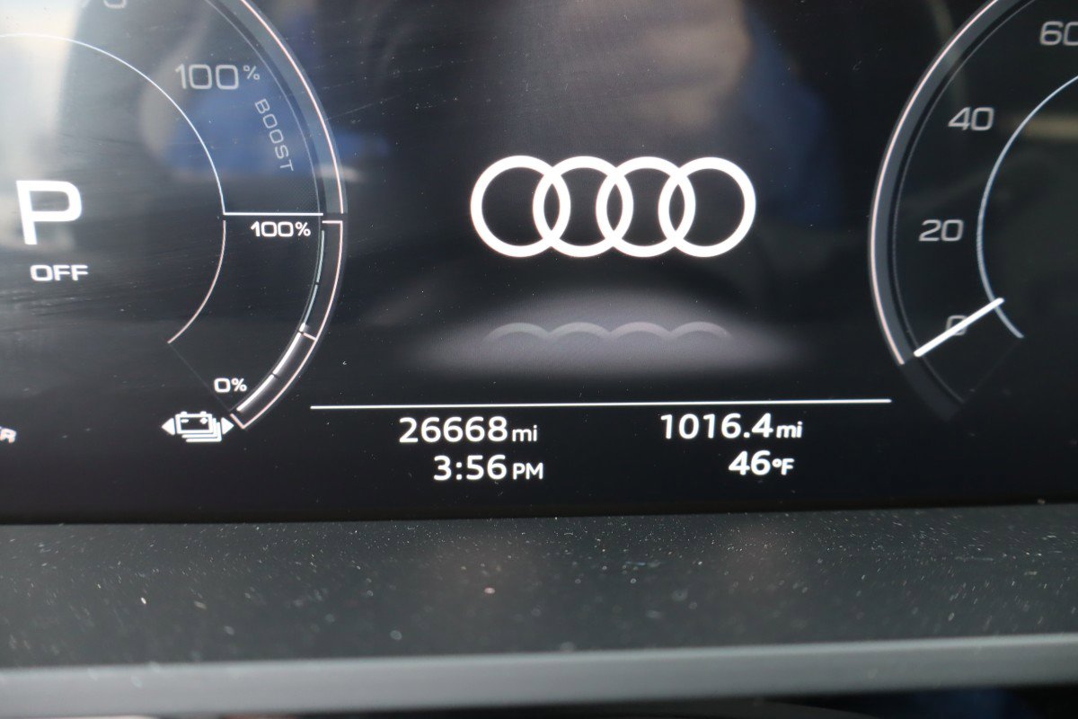 Used 2022 Audi e-tron Premium Plus w/ Premium Plus Package image 10