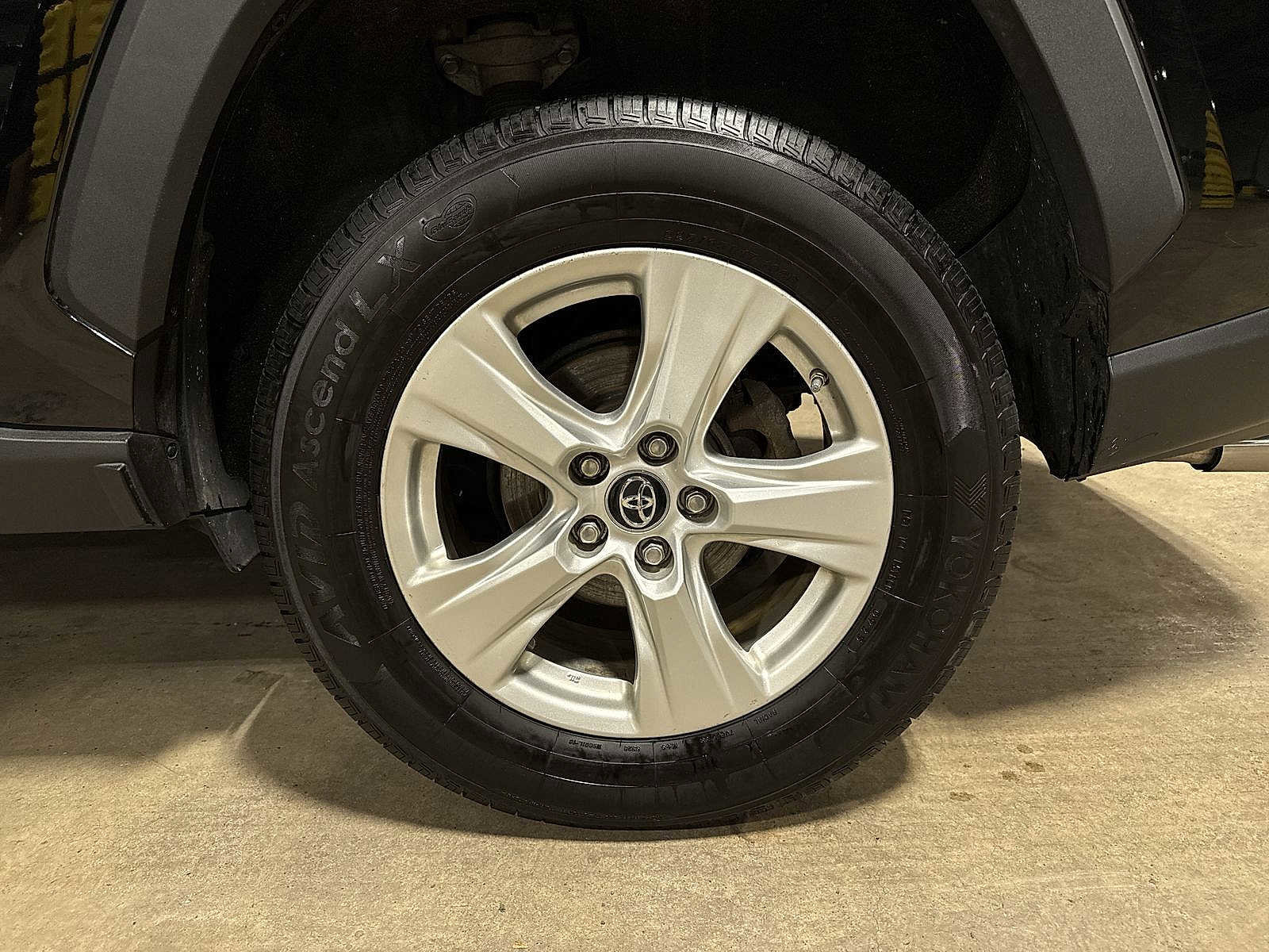 Used 2020 Toyota RAV4 LE image 10