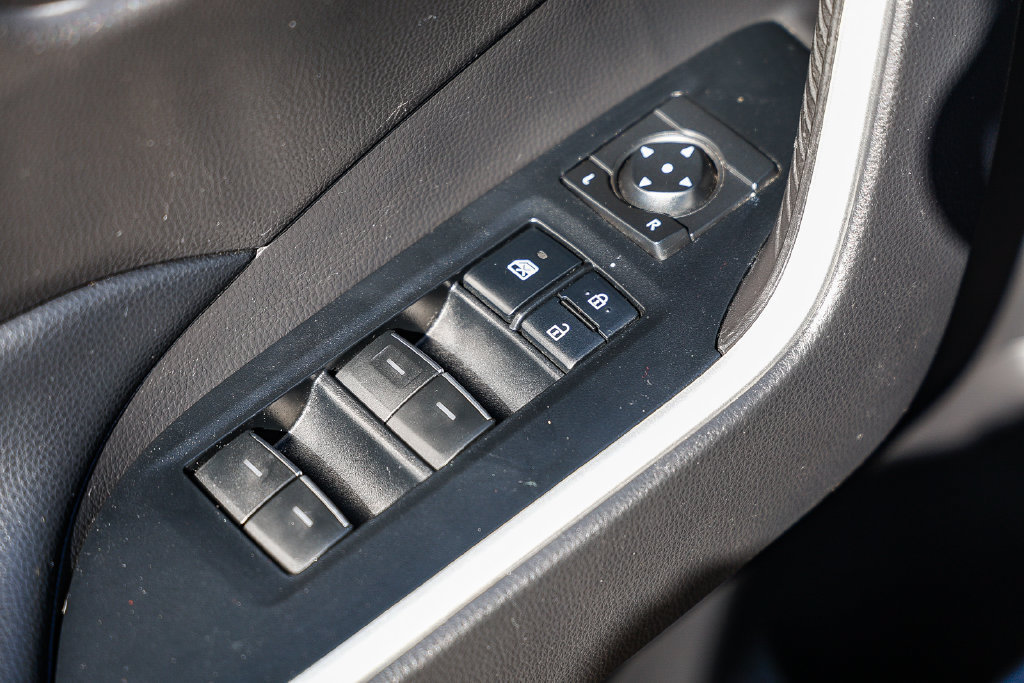 Used 2022 Toyota RAV4 XLE AWD/4WD image 41