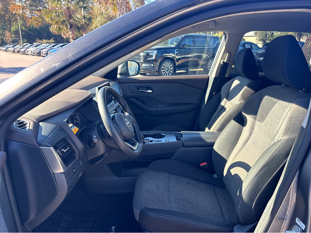 Used 2022 Nissan Rogue SV image 19