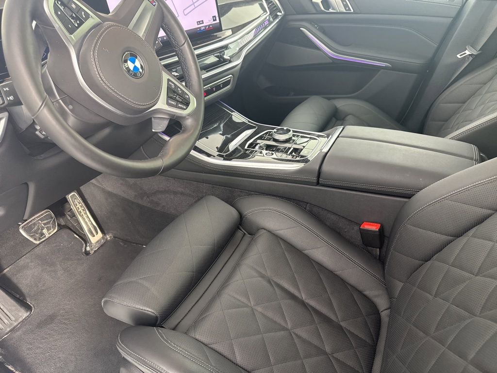 Used 2026 BMW X5 xDrive40i w/ Executive Package image 12