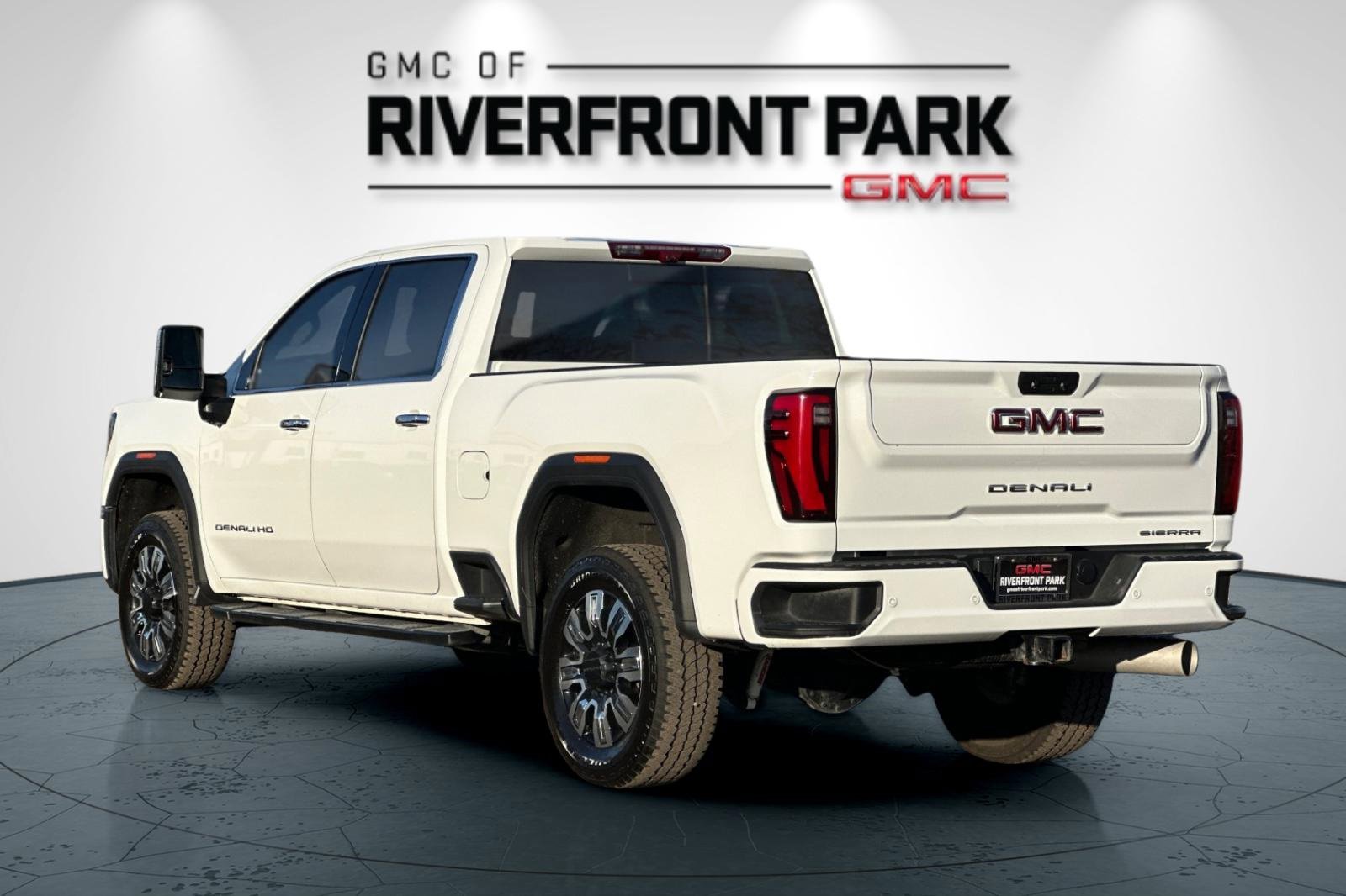 Used 2024 GMC Sierra 3500 Denali w/ Denali Reserve Package image 5