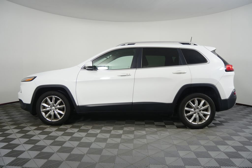 Used 2017 Jeep Cherokee Limited w/ Luxury Group image 6