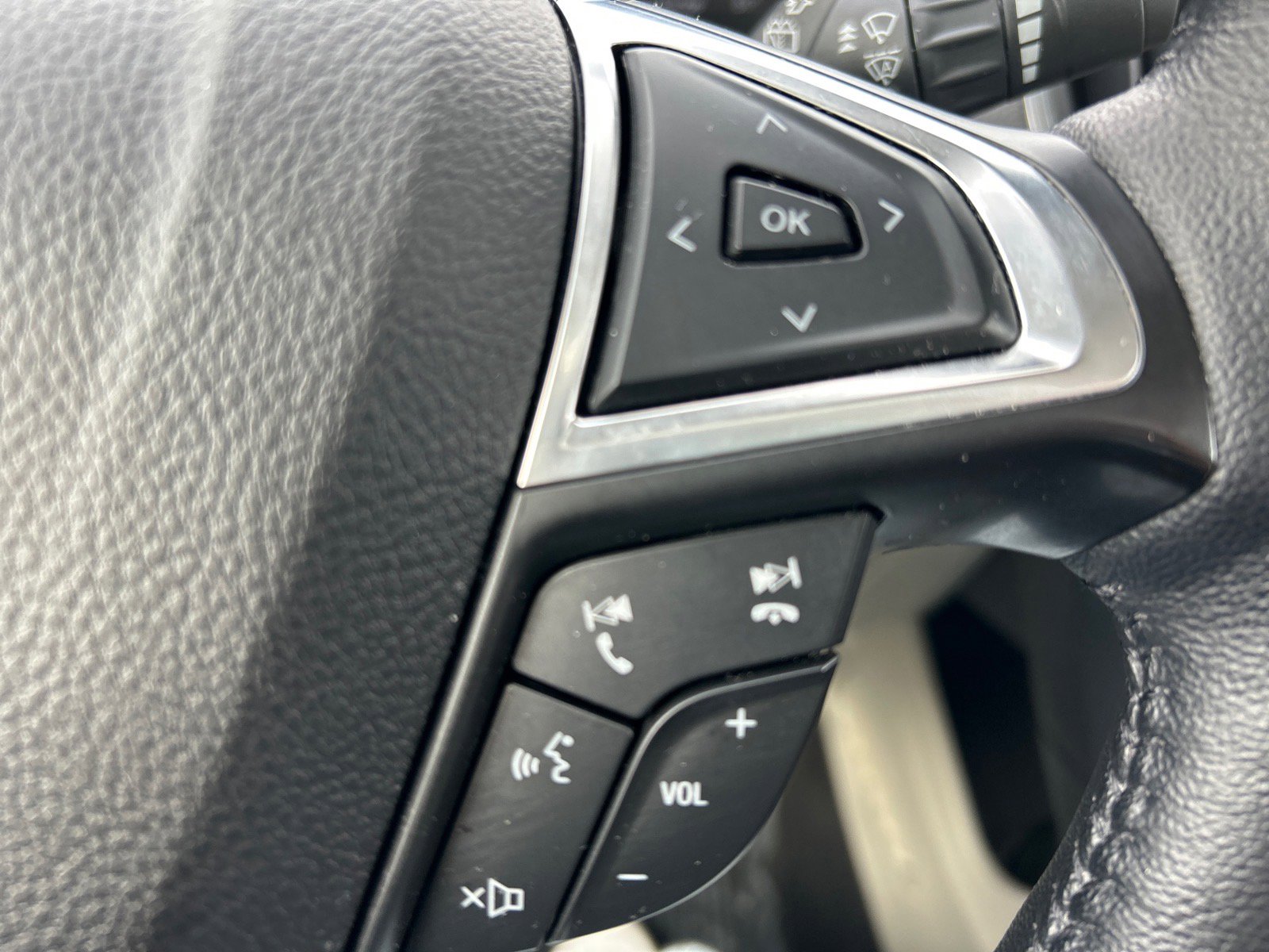 Certified 2022 Ford Edge Titanium AWD/4WD image 25