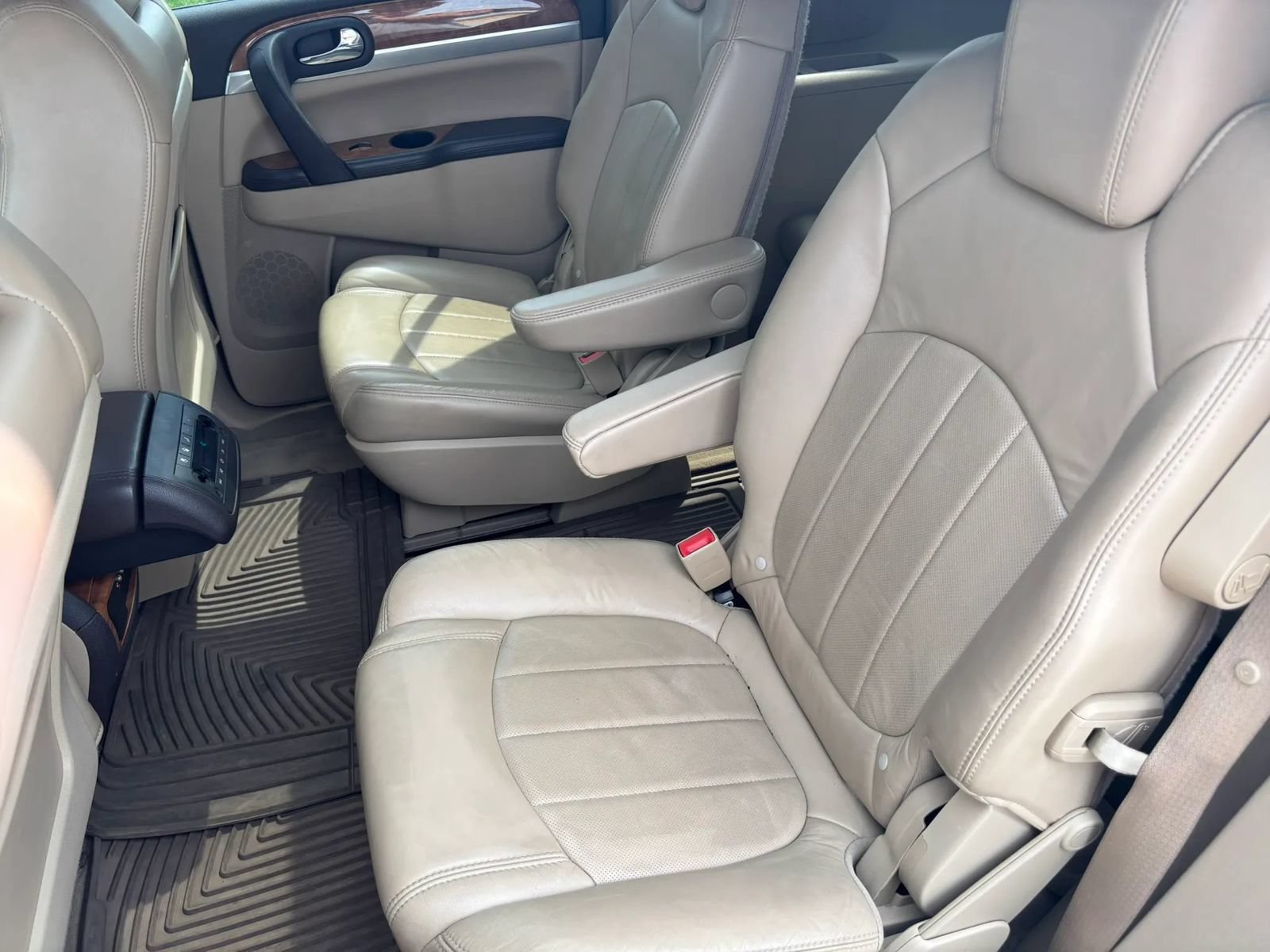 Used 2009 Buick Enclave CXL w/ Entertainment Package #2 AWD/4WD image 20