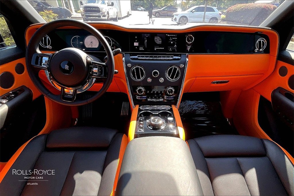 Certified 2025 Rolls-Royce Cullinan image 4