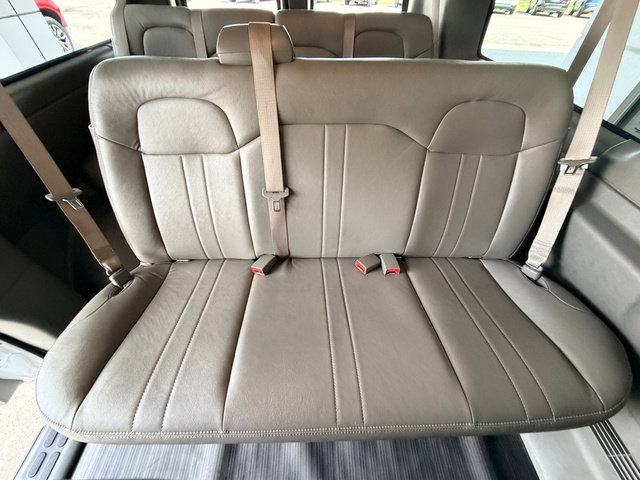 Used 2021 Chevrolet Express 2500 LS w/ Driver Convenience Package RWD image 23