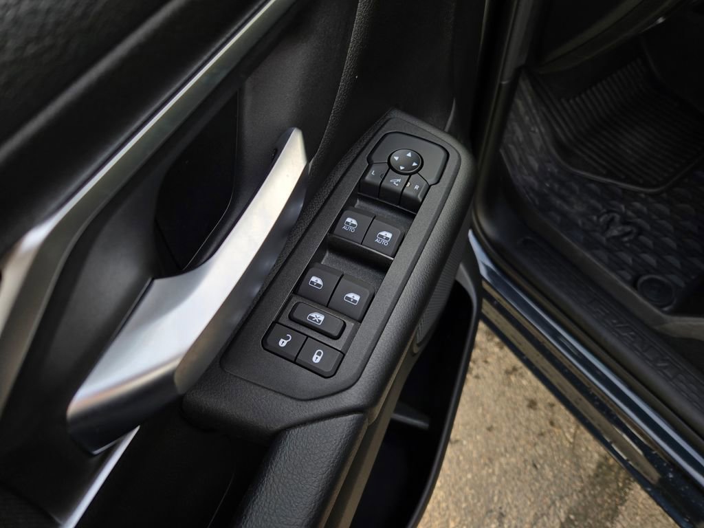 Used 2025 RAM 1500 Big Horn AWD/4WD image 15