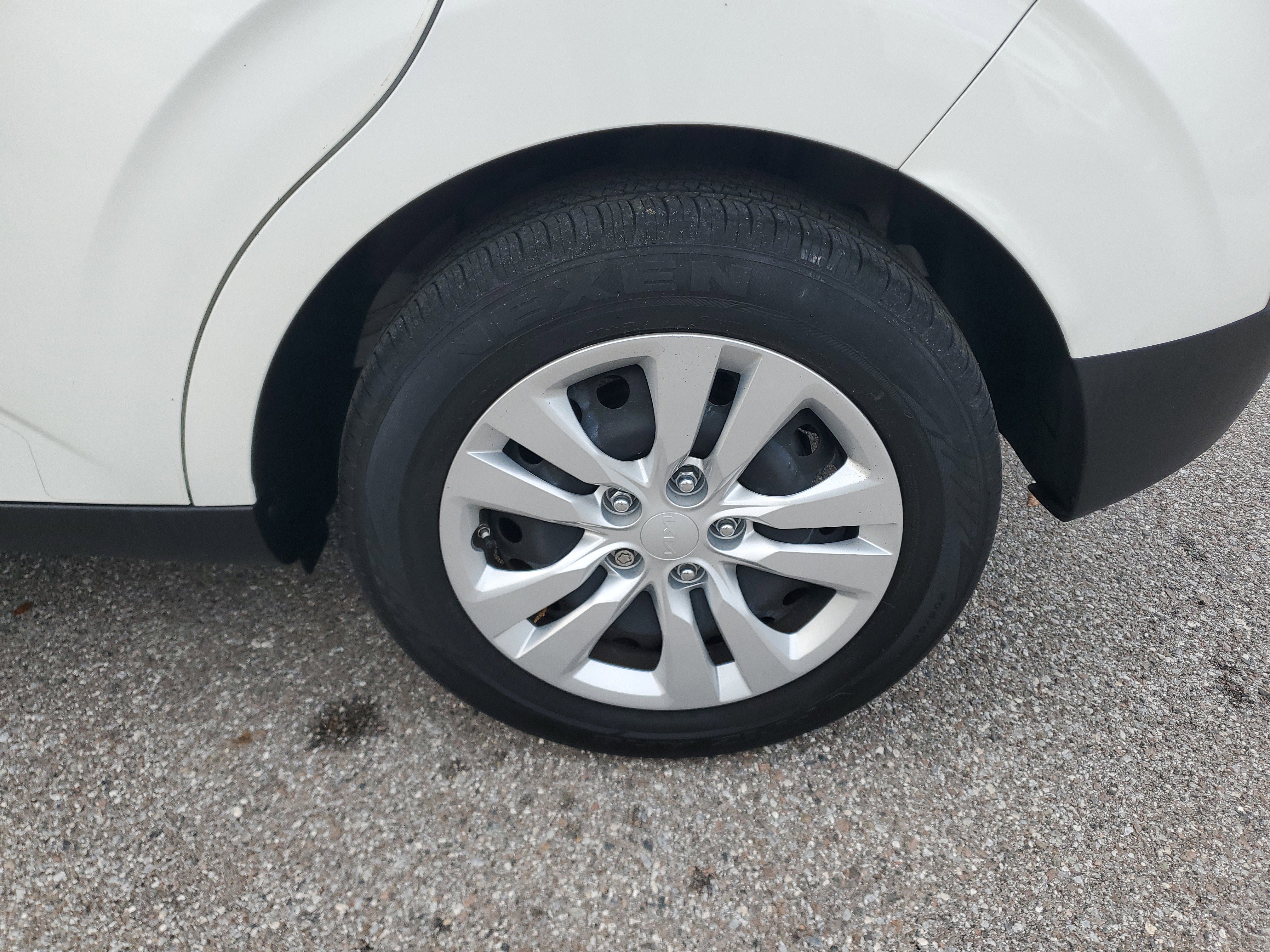 Used 2022 Kia Soul LX image 6