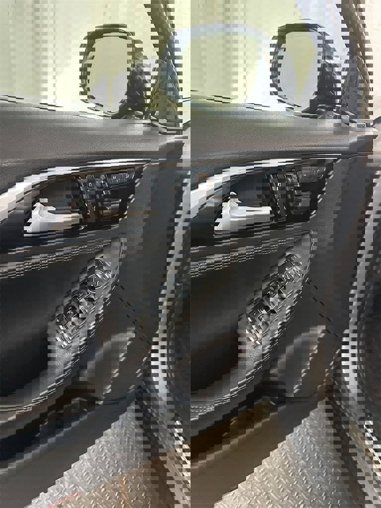 Used 2017 INFINITI QX30 Premium w/ Navigation Package image 9