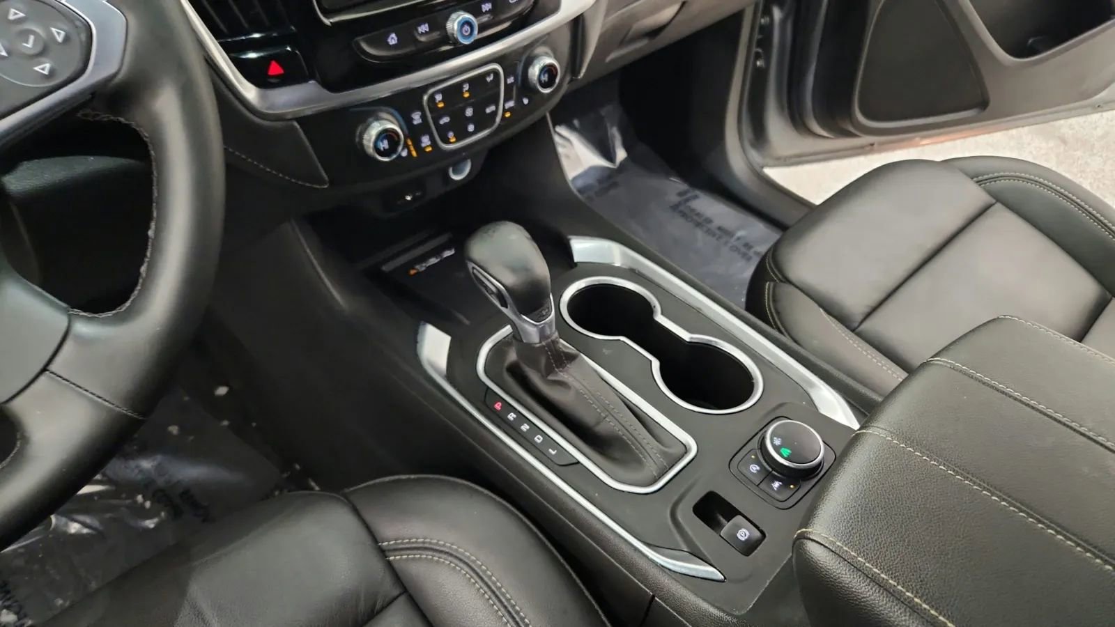 Used 2023 Chevrolet Traverse LT image 61