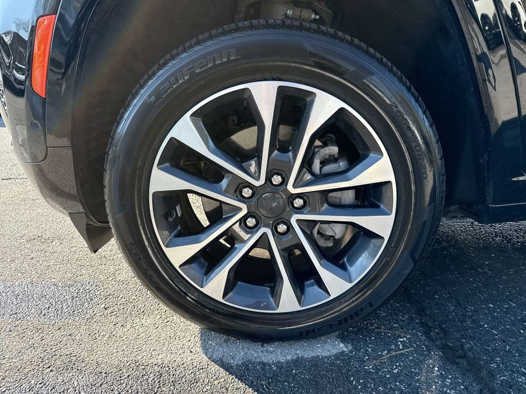 Used 2022 Jeep Grand Cherokee Overland w/ Luxury Tech Group IV image 19