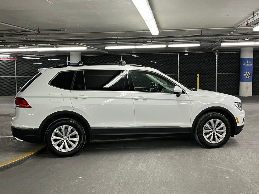 Used 2018 Volkswagen Tiguan SE w/ Panoramic Sunroof Package image 35