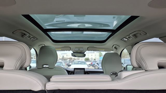 New 2026 Volvo XC60 B5 Ultra w/ Climate Package image 19