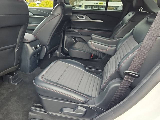 Used 2025 Ford Explorer ST-Line w/ Premium Package image 11